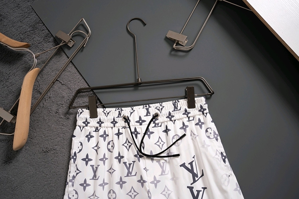 ブランドハーフパンツ側面デザイン